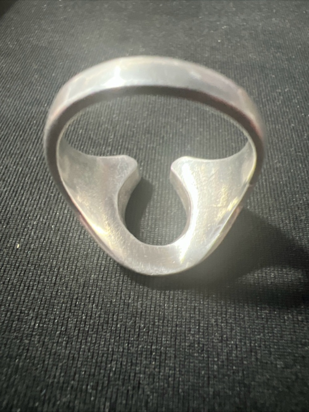 Vintage Navajo Sterling Silver Horseshoe Ring Featuring Turquoise Inlay Size 12 - Picture 5 of 8